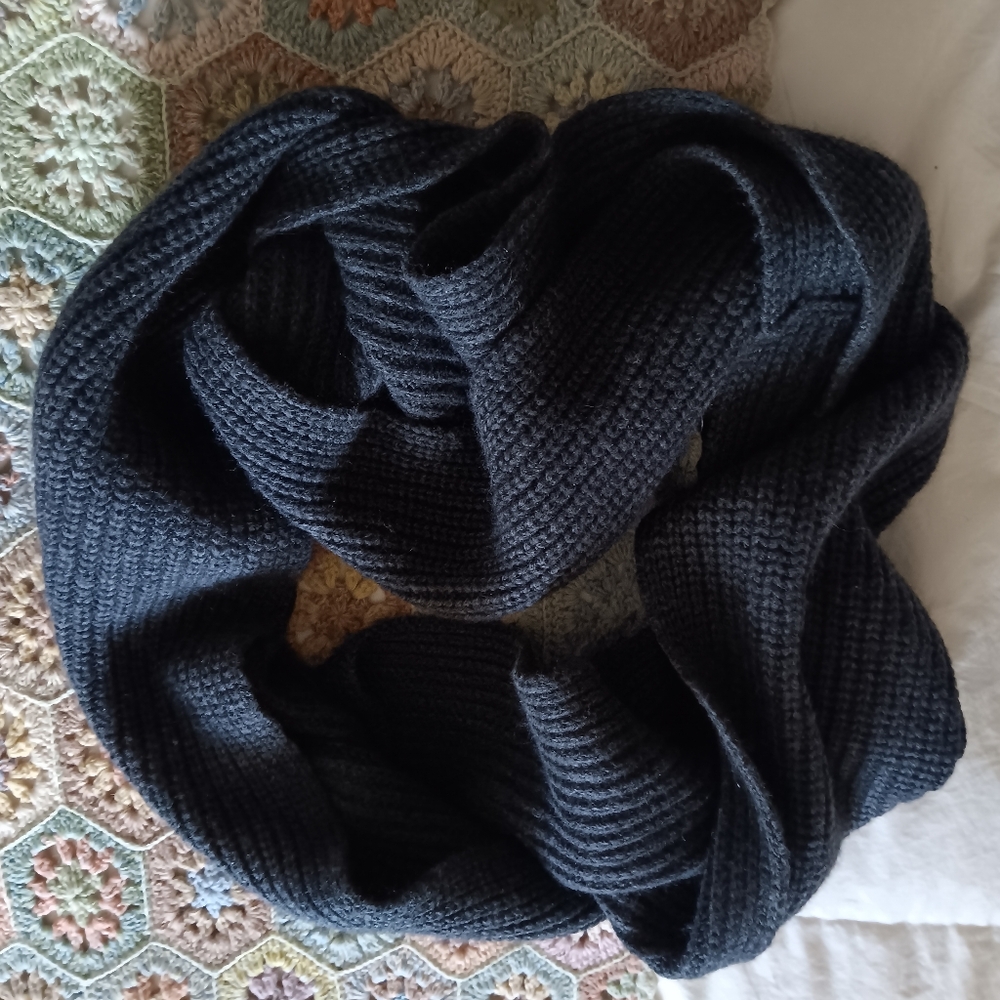 J. CREW 100% Cashmere Chunky Knit Infinity Wrap Scarf